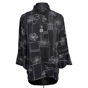 Shana Apparel Black White Line Art Floral Swing Button Up 3/4 Sleeve Size M NWT